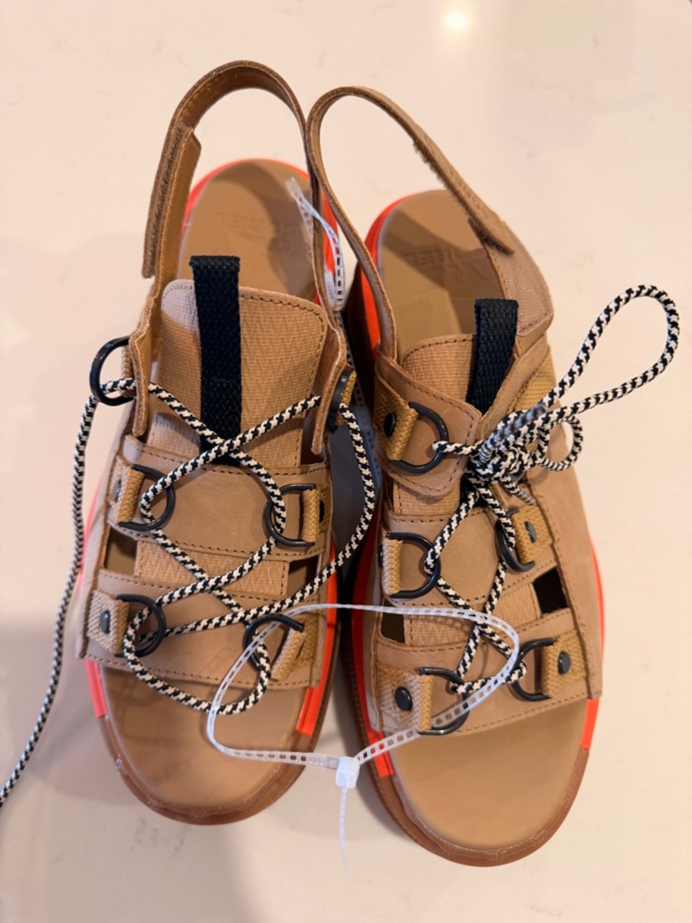 Sorel lace-up platform sandals size 9 - Picture 3 of 5